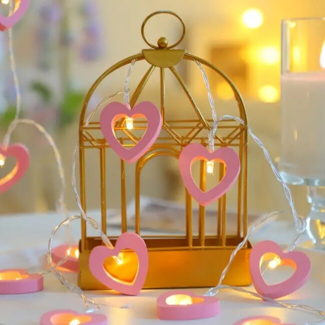 🌟 سلسلة أضواء LED على شكل قلوب وردية